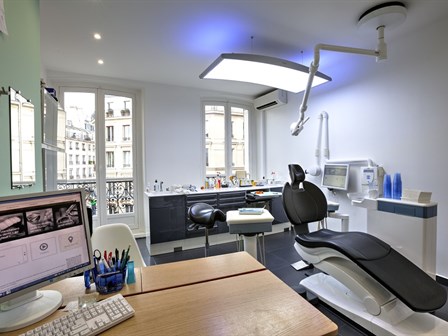 Dentiste - soins dentaires de qualité à Paris